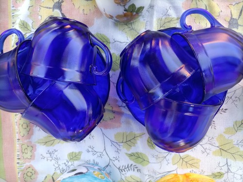 Set tazze con piatti - tazze, in