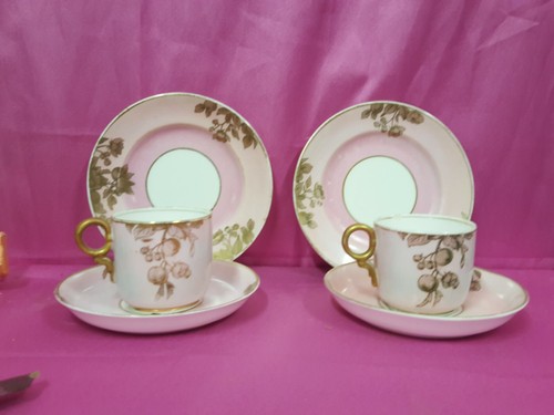 Coppia tazze con - , e
