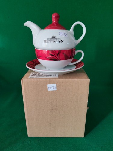 Teiera con tazza tè - da, piatto